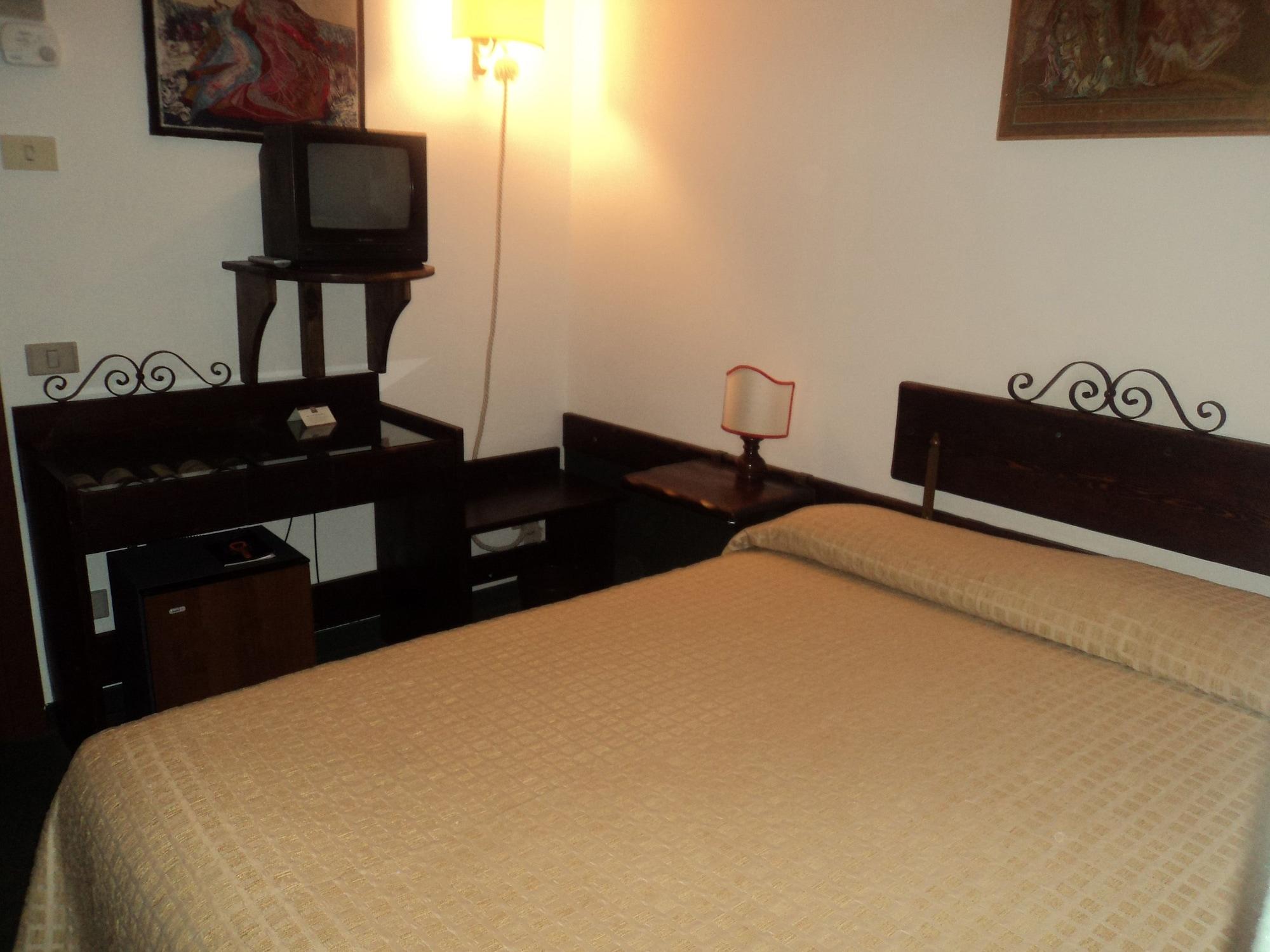 Gio Wine E Jazz Area Hotel 4*